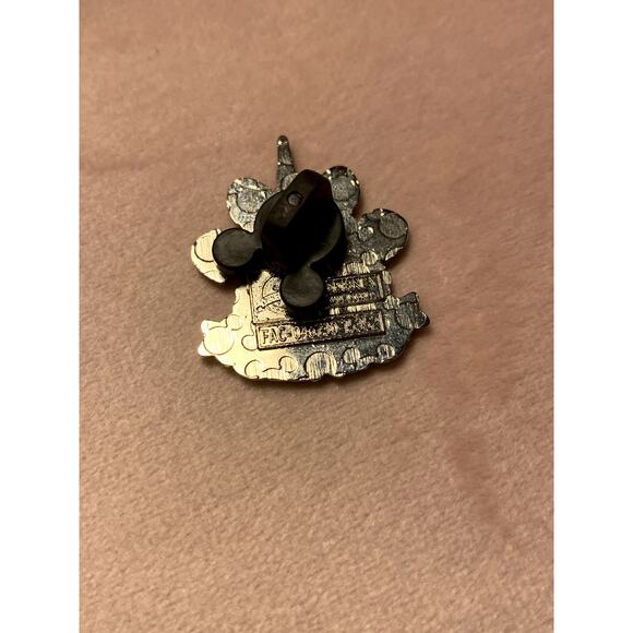 Disney Cinderella's Castle Shooting Stars Disney Trading Pin - Picture 2 of 2